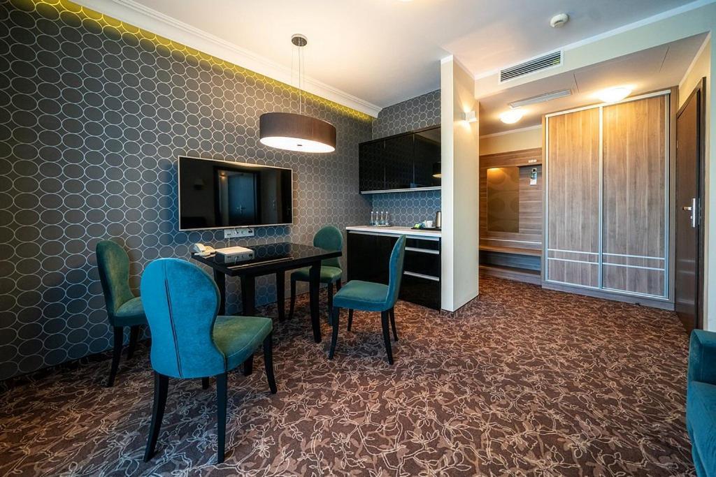 Korona Hotel Ostroleka  Luaran gambar
