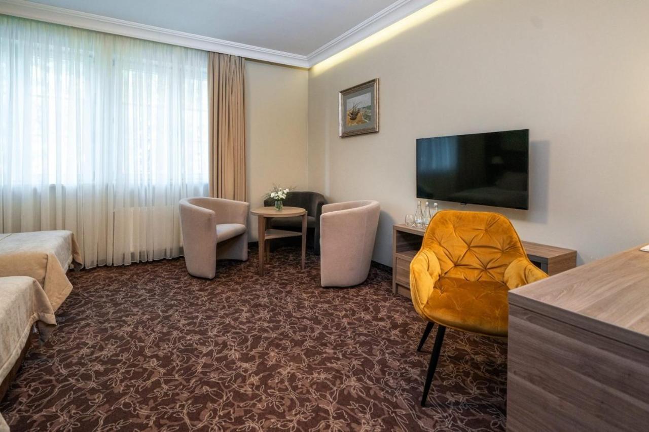 Korona Hotel Ostroleka  Luaran gambar